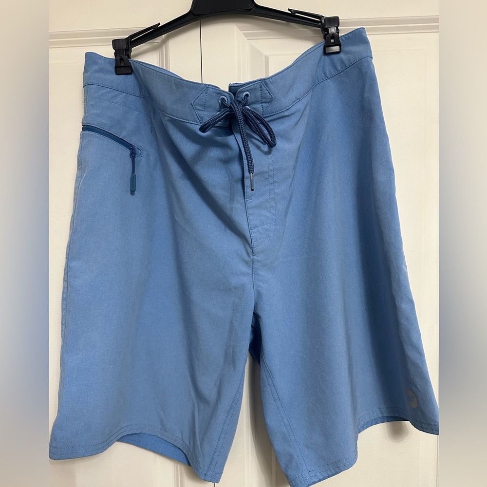 Mens Vineyard Vines board shorts